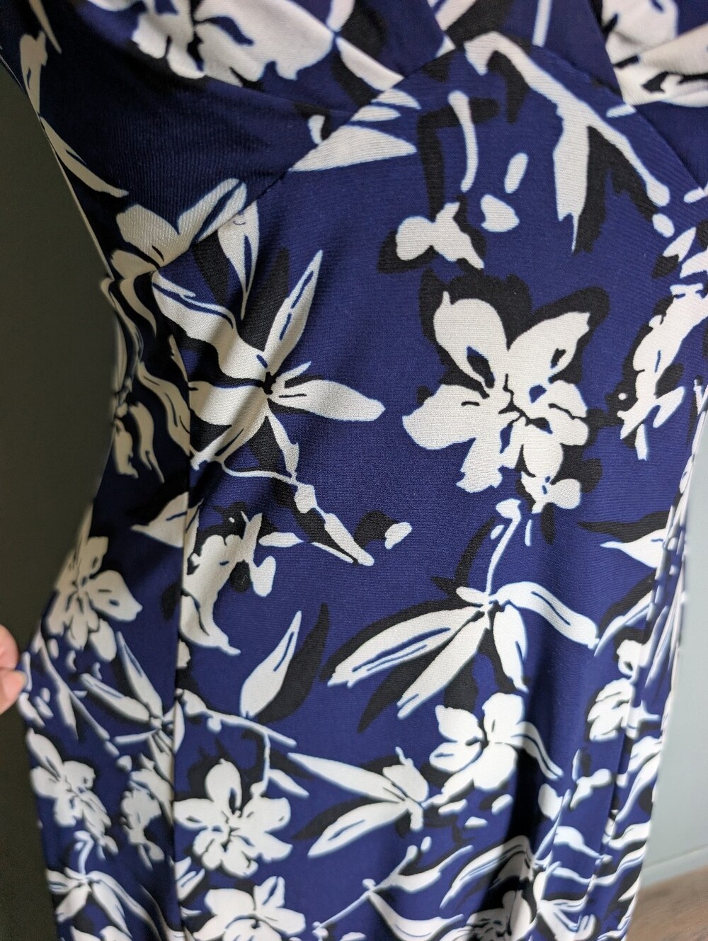 Chaps Women's Navy Blue Floral V-Neck Dress - Picture 5 of 12